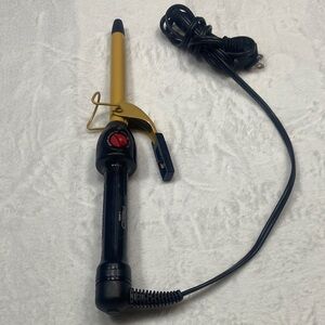 Red by Kiss Pencil curling iron